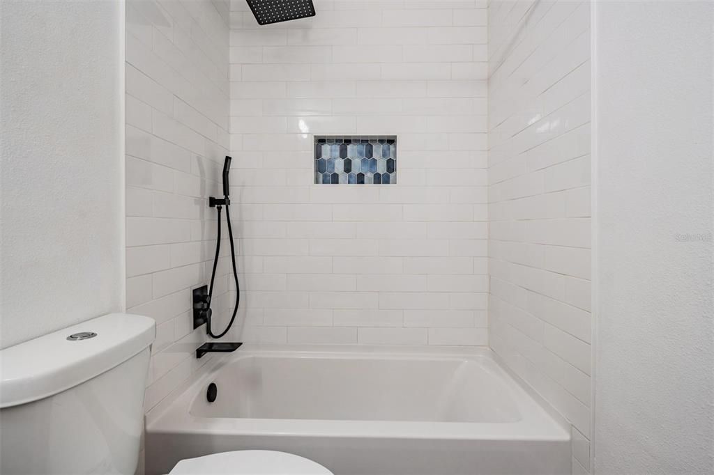 For Sale: $350,000 (3 beds, 2 baths, 1154 Square Feet)