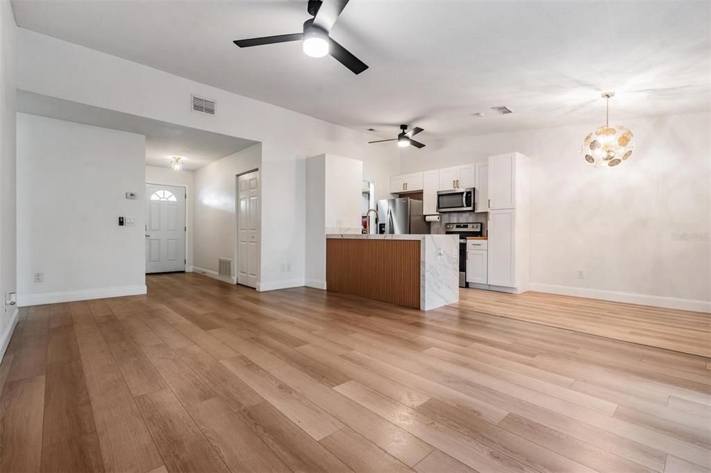 For Sale: $350,000 (3 beds, 2 baths, 1154 Square Feet)