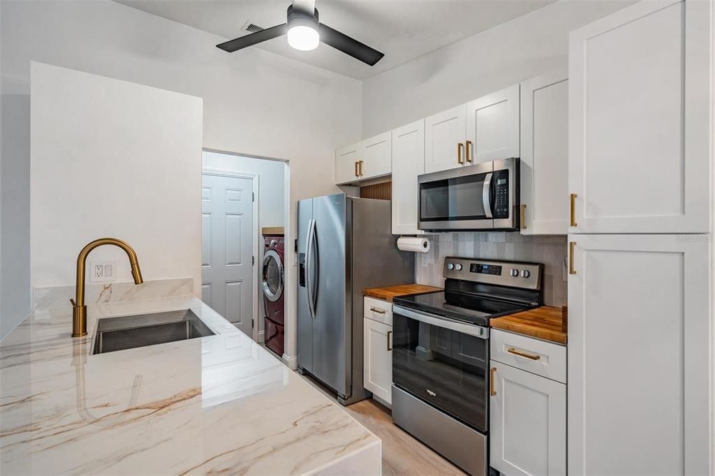 For Sale: $350,000 (3 beds, 2 baths, 1154 Square Feet)