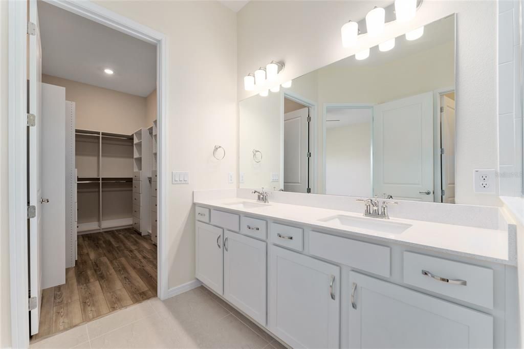 En Venta: $429,400 (2 camas, 2 baños, 1976 Pies cuadrados)