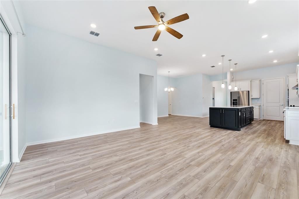 En Venta: $429,400 (2 camas, 2 baños, 1976 Pies cuadrados)