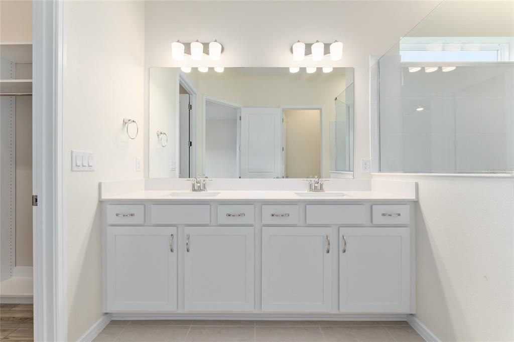 En Venta: $429,400 (2 camas, 2 baños, 1976 Pies cuadrados)