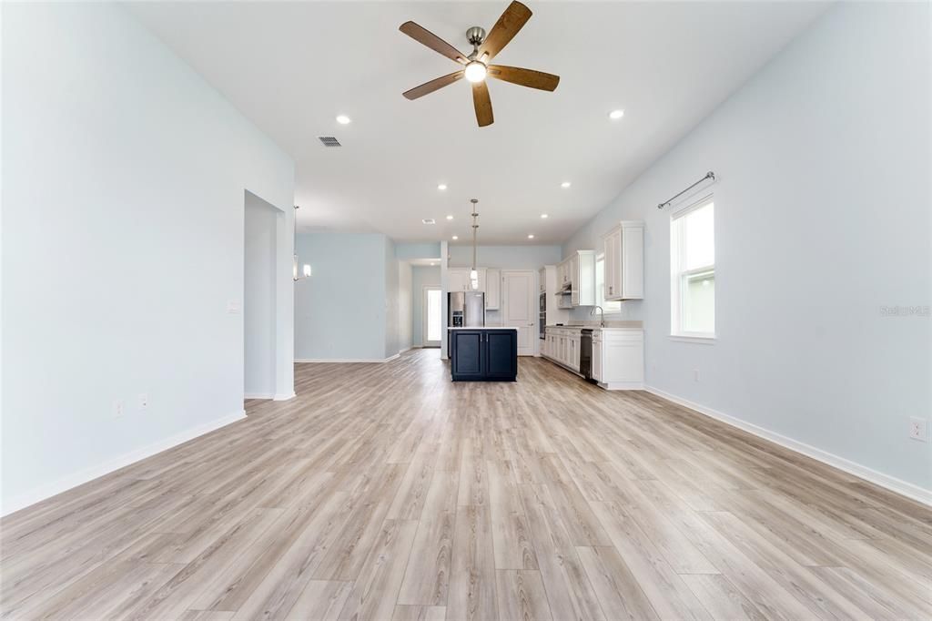 En Venta: $429,400 (2 camas, 2 baños, 1976 Pies cuadrados)