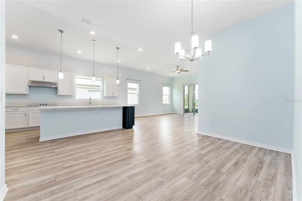 En Venta: $429,400 (2 camas, 2 baños, 1976 Pies cuadrados)