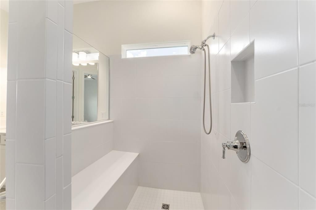 En Venta: $429,400 (2 camas, 2 baños, 1976 Pies cuadrados)