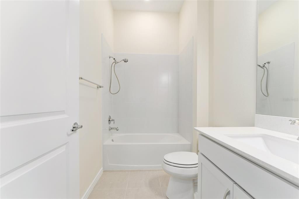 En Venta: $429,400 (2 camas, 2 baños, 1976 Pies cuadrados)