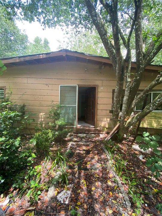 待售: $180,000 (6 贝兹, 5 浴室, 2100 平方英尺)