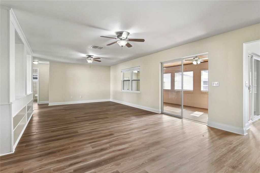 For Sale: $279,000 (4 beds, 2 baths, 2250 Square Feet)