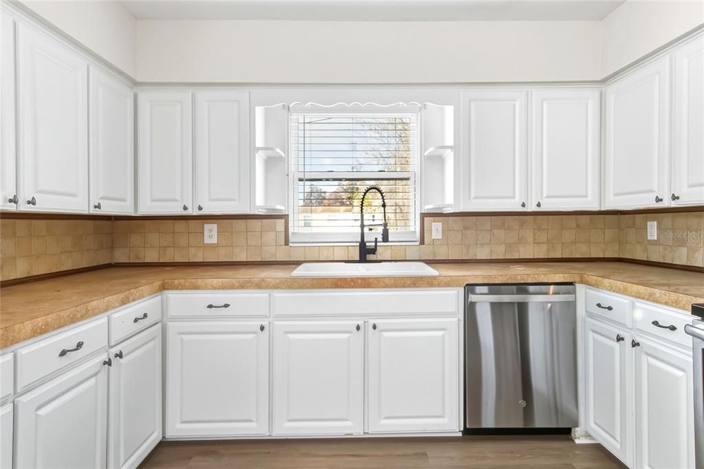 For Sale: $279,000 (4 beds, 2 baths, 2250 Square Feet)