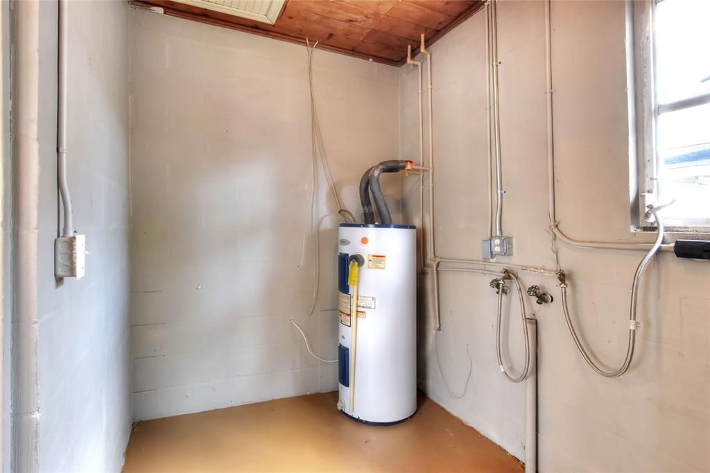 For Sale: $279,000 (4 beds, 2 baths, 2250 Square Feet)