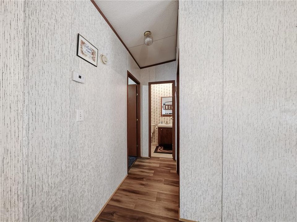 На продажу: $319,900 (3 спален, 2 ванн, 1296 Квадратных фут)