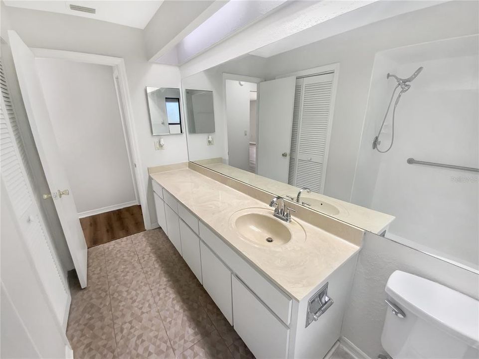 For Sale: $366,000 (3 beds, 2 baths, 2017 Square Feet)