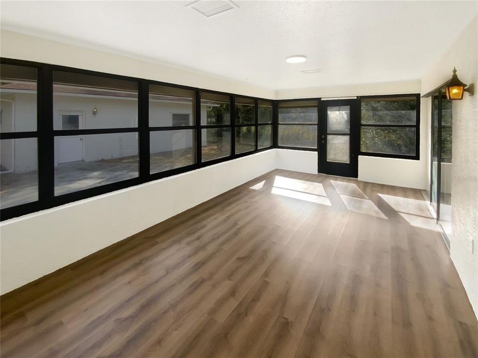 For Sale: $366,000 (3 beds, 2 baths, 2017 Square Feet)