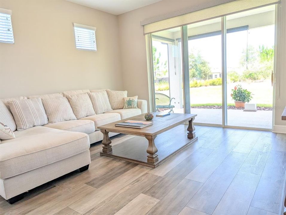 For Sale: $304,900 (2 beds, 2 baths, 1406 Square Feet)