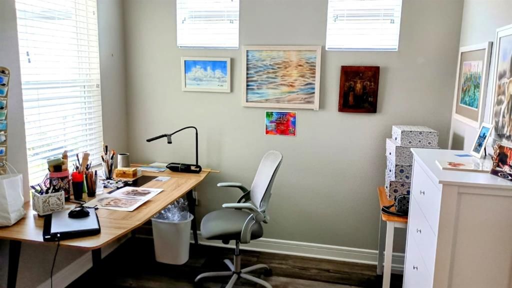 For Sale: $304,900 (2 beds, 2 baths, 1406 Square Feet)