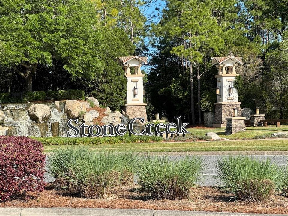 For Sale: $304,900 (2 beds, 2 baths, 1406 Square Feet)