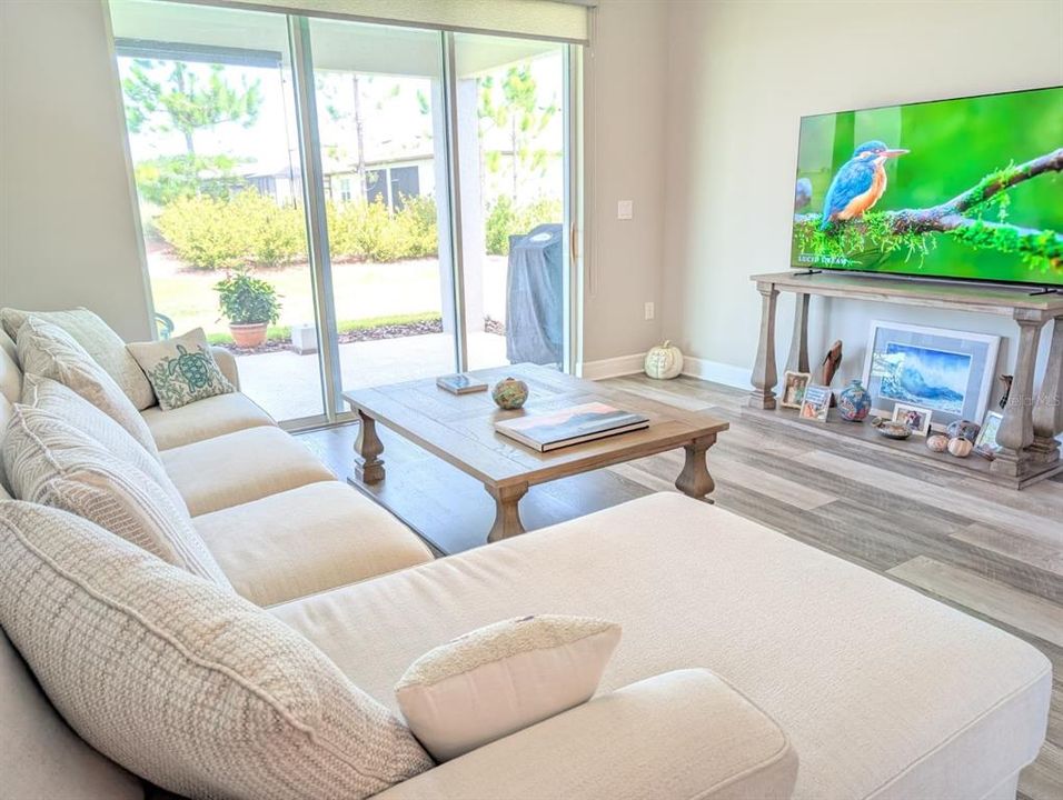 For Sale: $304,900 (2 beds, 2 baths, 1406 Square Feet)