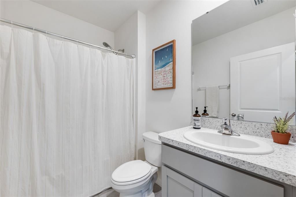 For Rent: $3,000 (5 beds, 3 baths, 2605 Square Feet)