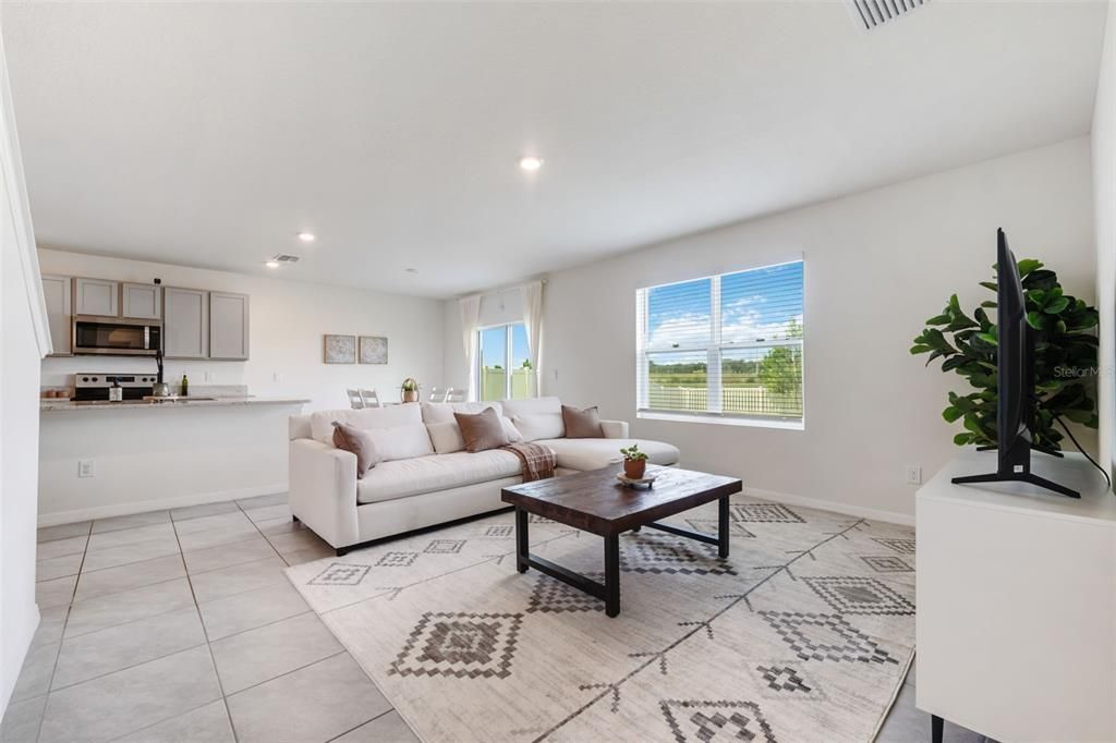 For Rent: $3,000 (5 beds, 3 baths, 2605 Square Feet)