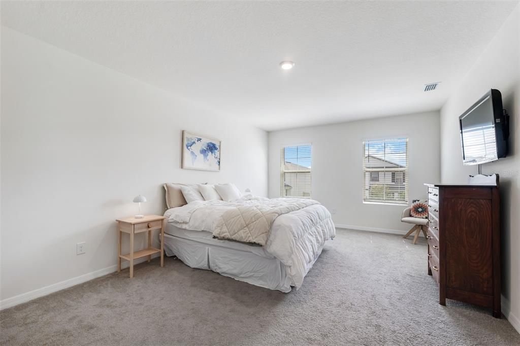 For Rent: $3,000 (5 beds, 3 baths, 2605 Square Feet)