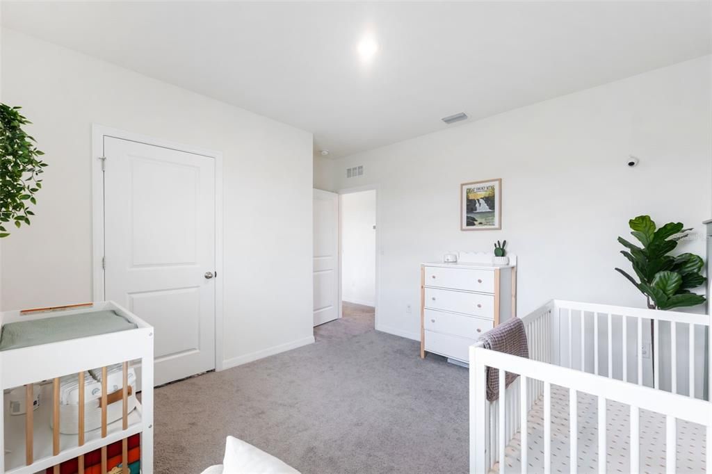 For Rent: $3,000 (5 beds, 3 baths, 2605 Square Feet)