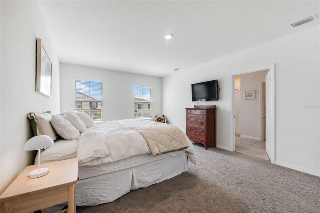 For Rent: $3,000 (5 beds, 3 baths, 2605 Square Feet)