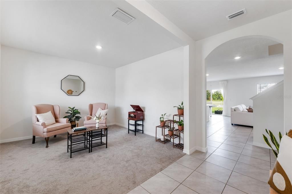 For Rent: $3,000 (5 beds, 3 baths, 2605 Square Feet)