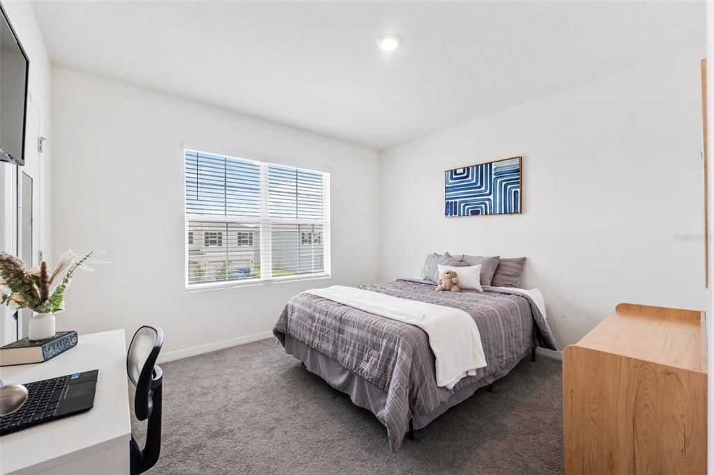 For Rent: $3,000 (5 beds, 3 baths, 2605 Square Feet)