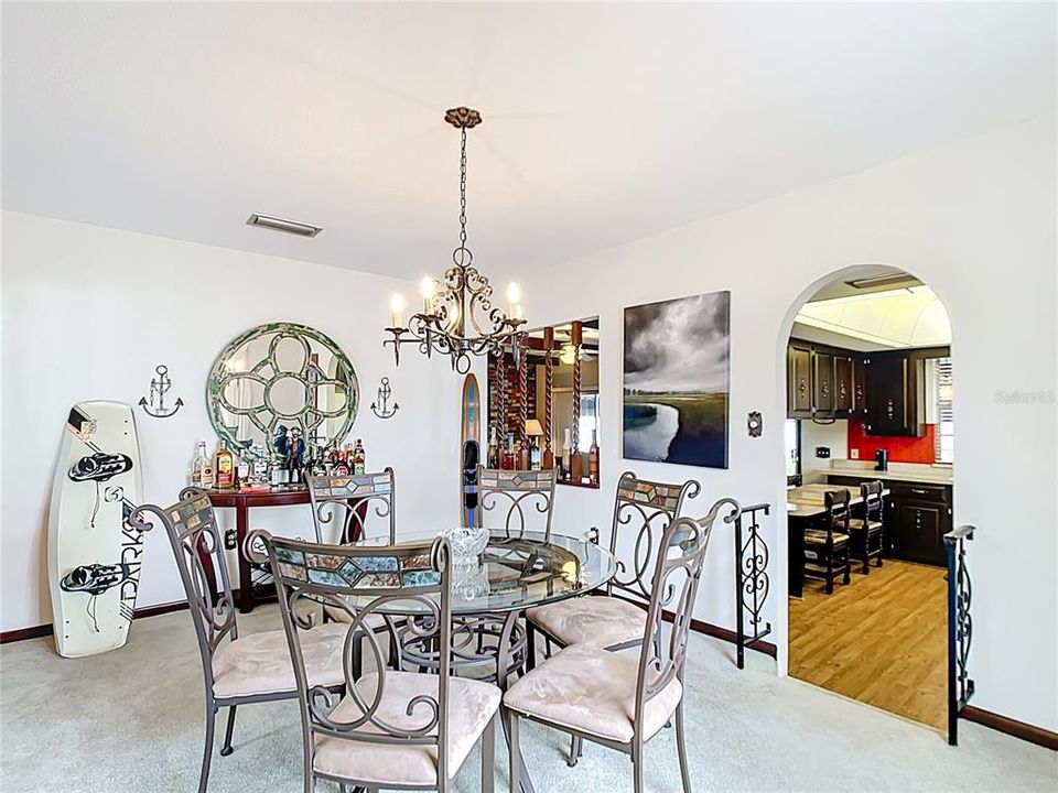 待售: $539,000 (2 贝兹, 2 浴室, 1736 平方英尺)