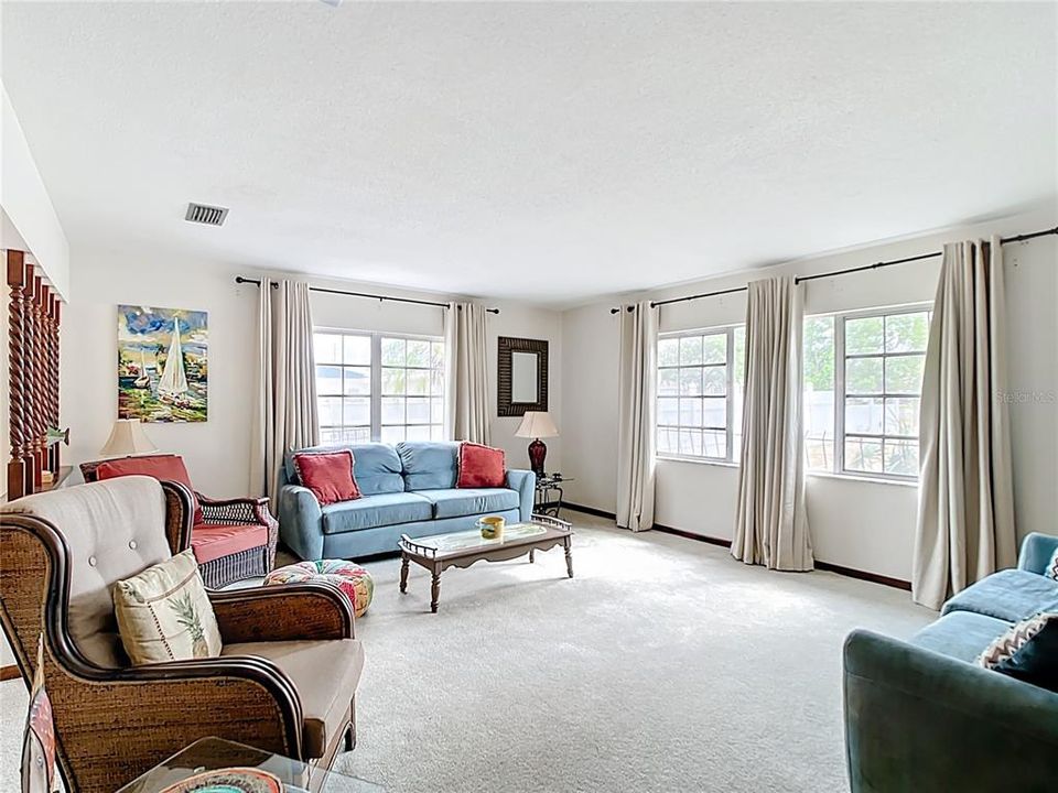 待售: $539,000 (2 贝兹, 2 浴室, 1736 平方英尺)