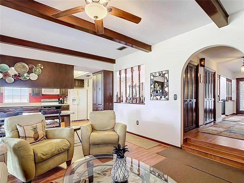 待售: $539,000 (2 贝兹, 2 浴室, 1736 平方英尺)