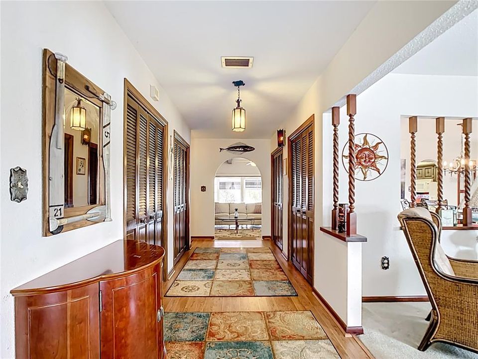 待售: $539,000 (2 贝兹, 2 浴室, 1736 平方英尺)