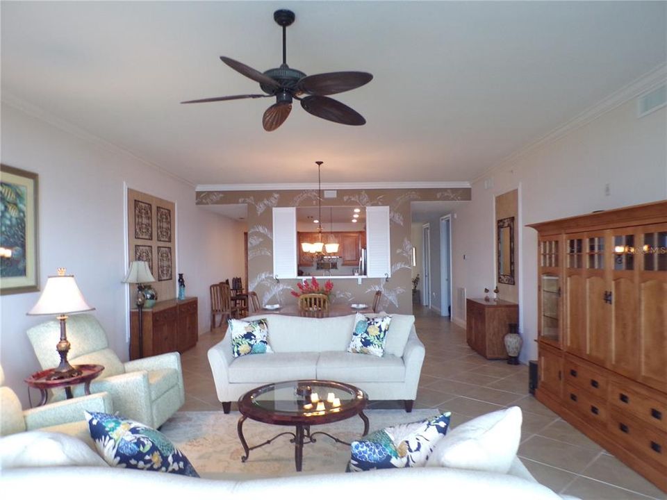 For Rent: $2,700 (3 beds, 2 baths, 2153 Square Feet)