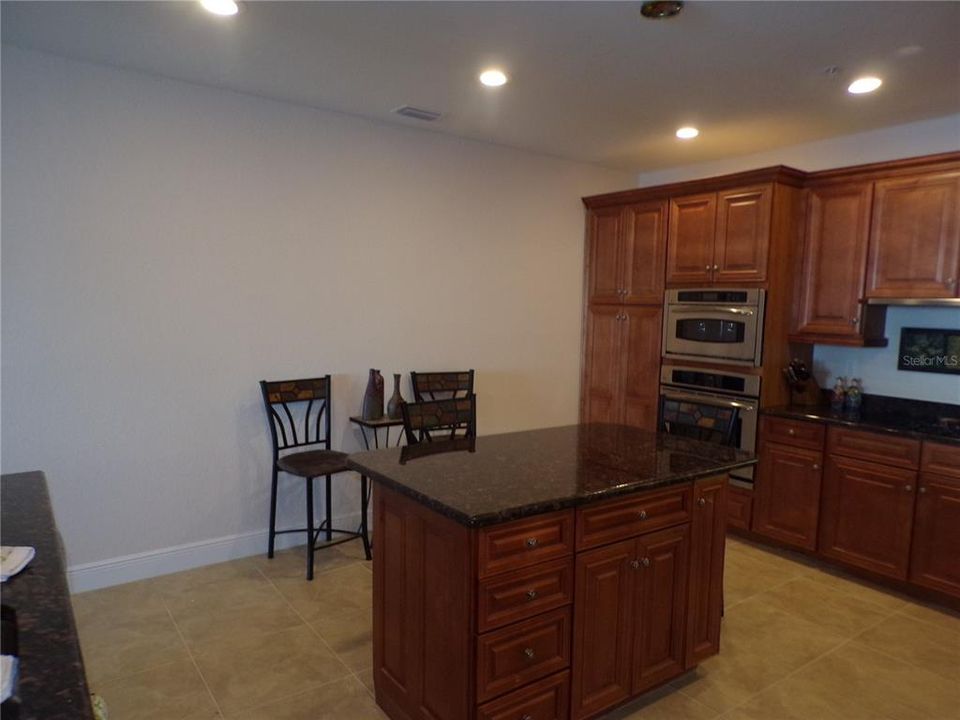 For Rent: $2,700 (3 beds, 2 baths, 2153 Square Feet)