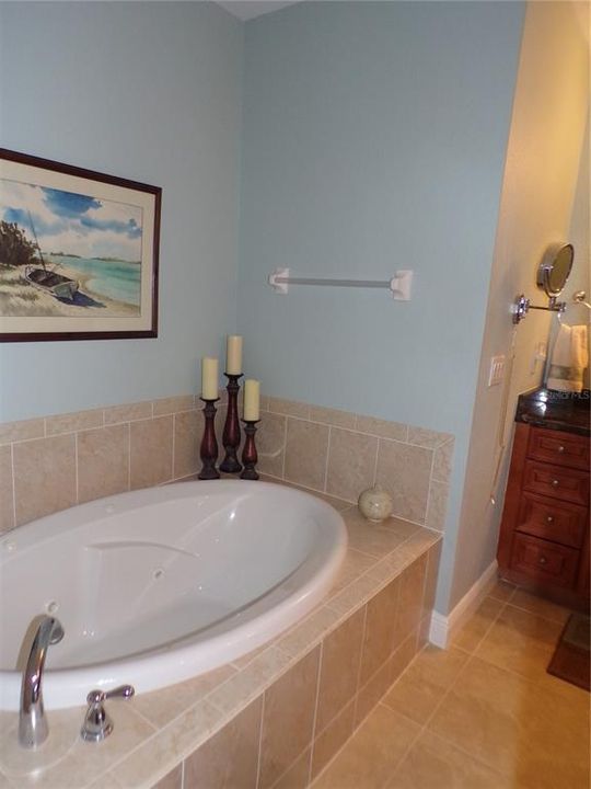 For Rent: $2,700 (3 beds, 2 baths, 2153 Square Feet)