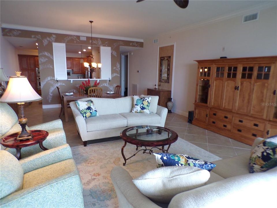 For Rent: $2,700 (3 beds, 2 baths, 2153 Square Feet)