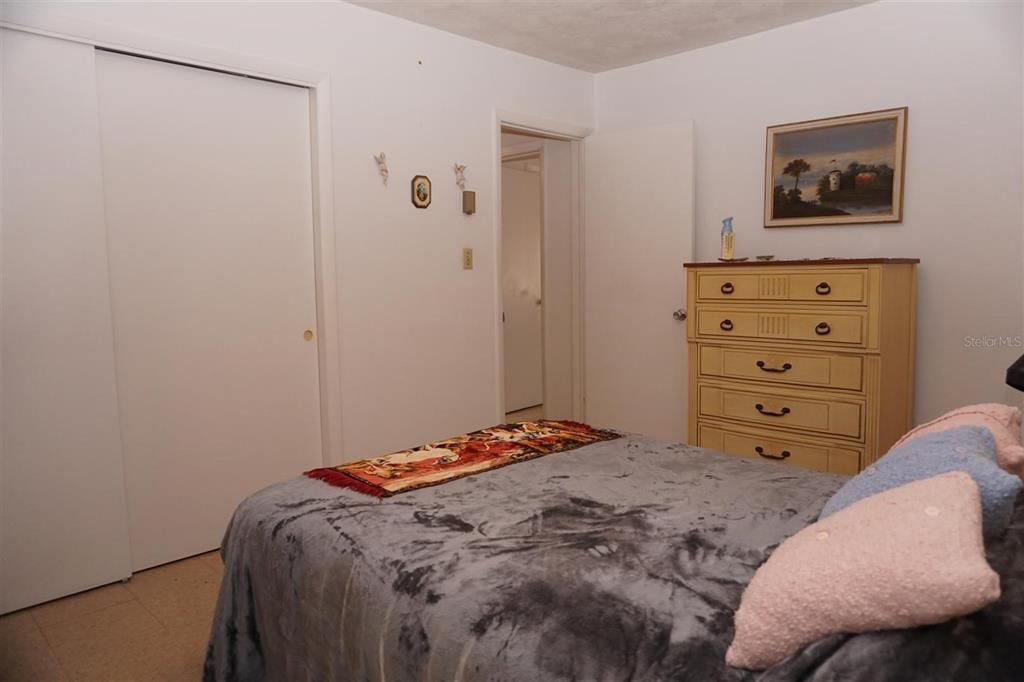 待售: $155,400 (2 贝兹, 1 浴室, 1108 平方英尺)