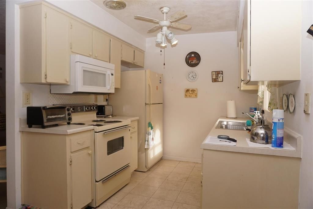 待售: $155,400 (2 贝兹, 1 浴室, 1108 平方英尺)