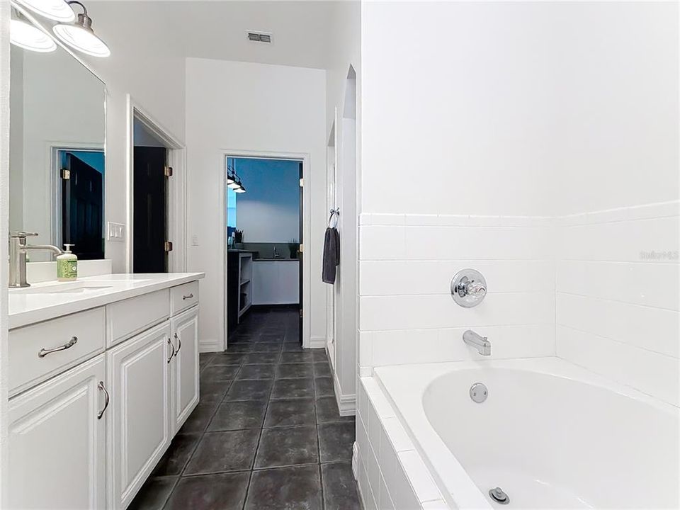 For Sale: $985,500 (3 beds, 2 baths, 2862 Square Feet)