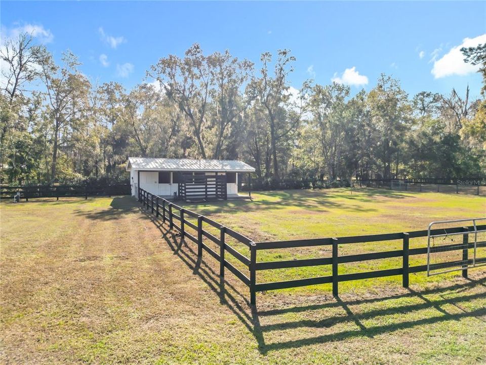 For Sale: $985,500 (3 beds, 2 baths, 2862 Square Feet)
