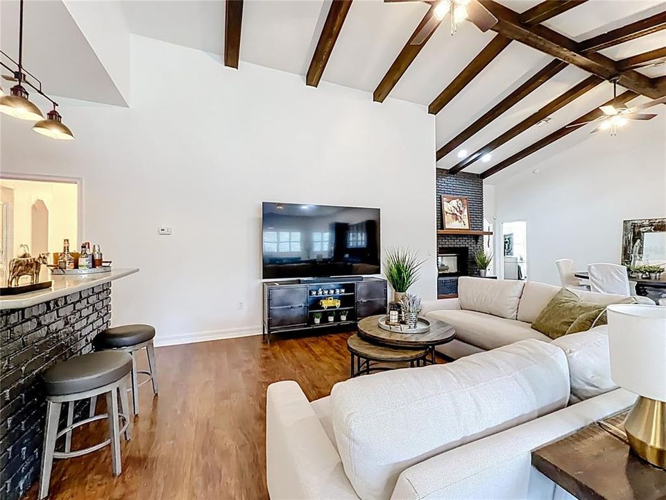 For Sale: $985,500 (3 beds, 2 baths, 2862 Square Feet)