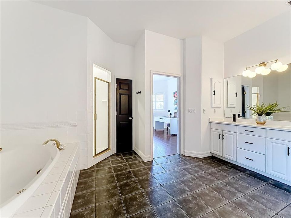 For Sale: $985,500 (3 beds, 2 baths, 2862 Square Feet)