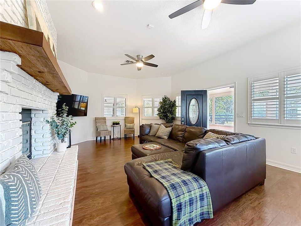 For Sale: $985,500 (3 beds, 2 baths, 2862 Square Feet)