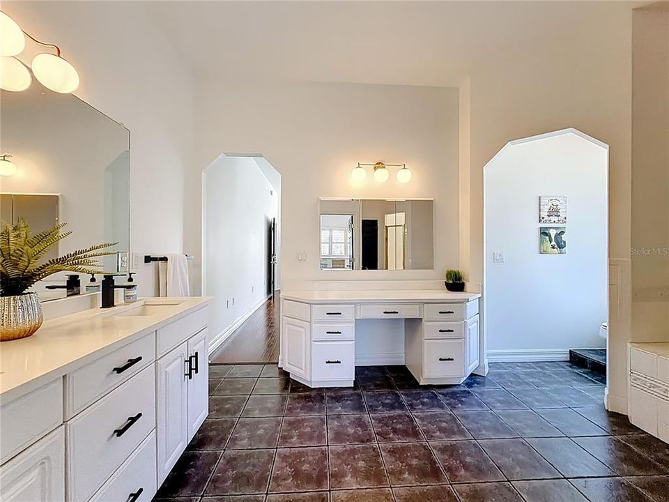 For Sale: $985,500 (3 beds, 2 baths, 2862 Square Feet)