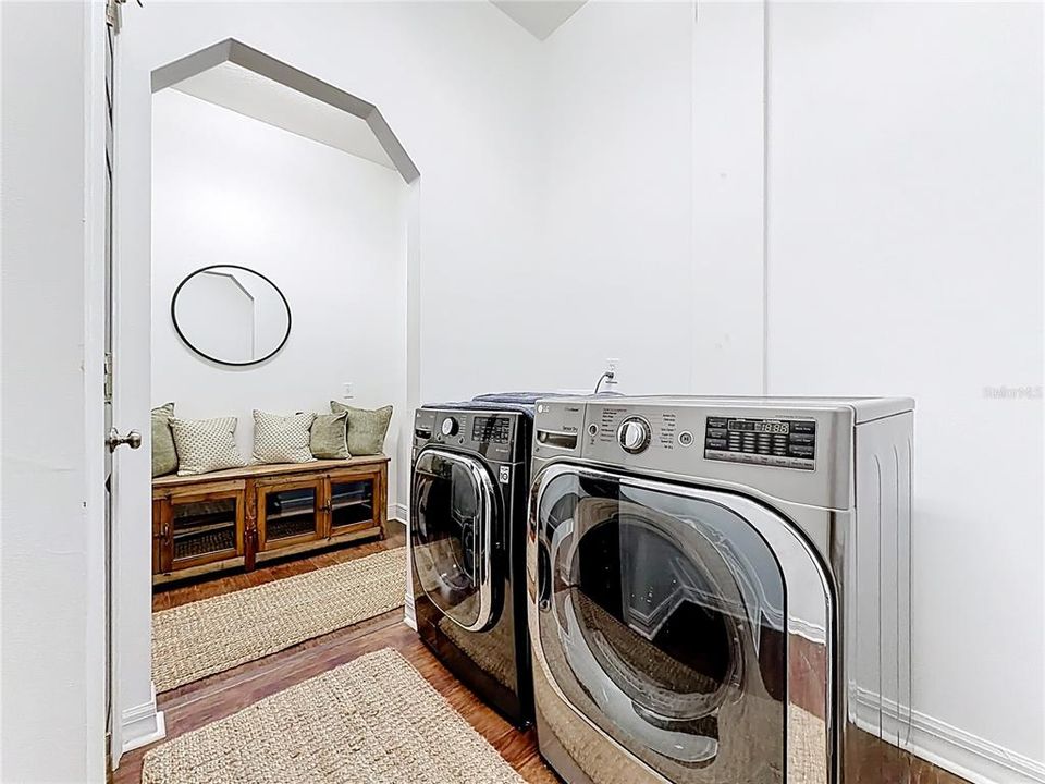 For Sale: $985,500 (3 beds, 2 baths, 2862 Square Feet)