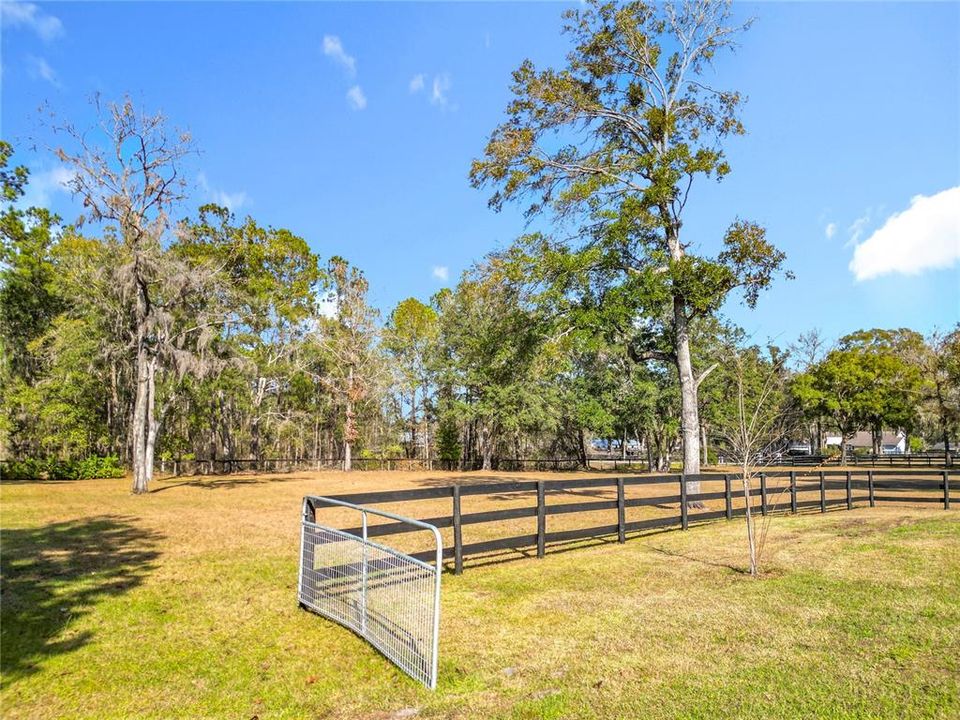 For Sale: $985,500 (3 beds, 2 baths, 2862 Square Feet)