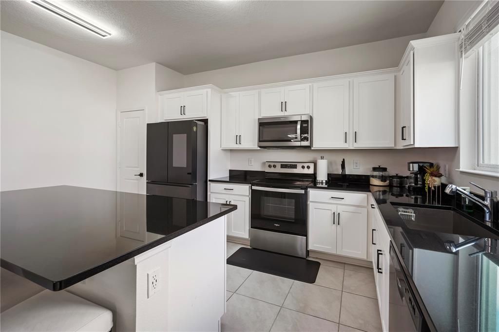 En Venta: $620,000 (5 camas, 3 baños, 2672 Pies cuadrados)