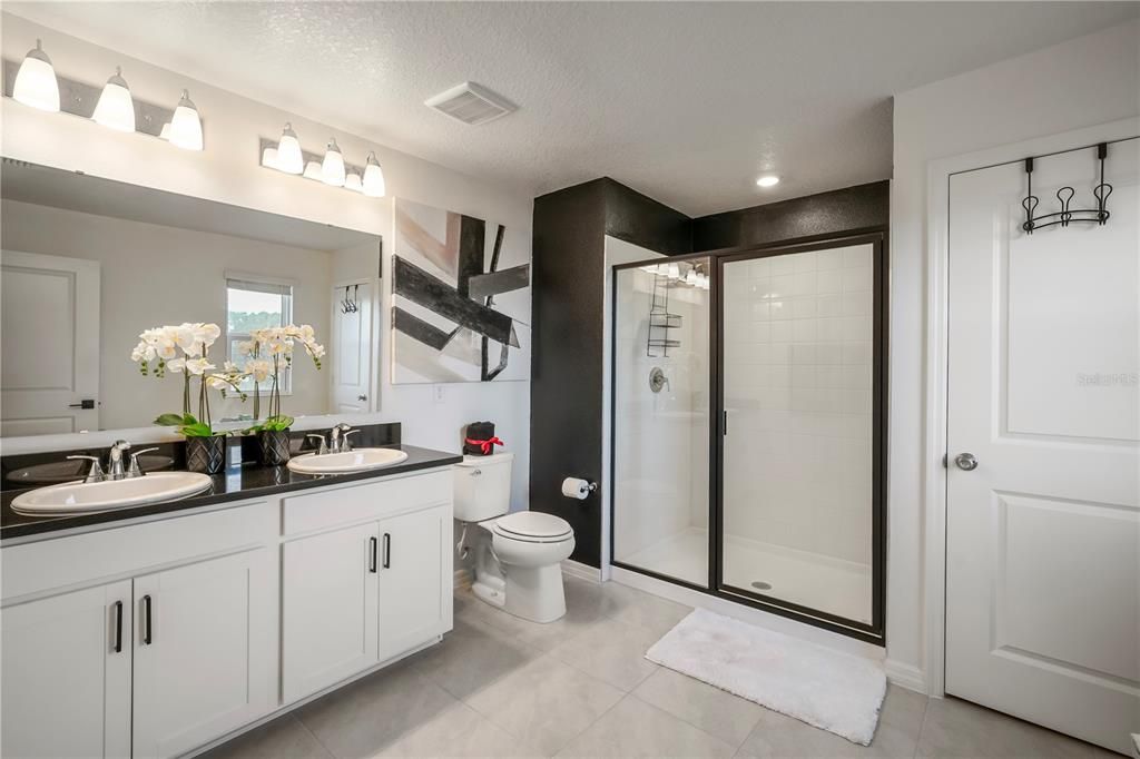 En Venta: $620,000 (5 camas, 3 baños, 2672 Pies cuadrados)