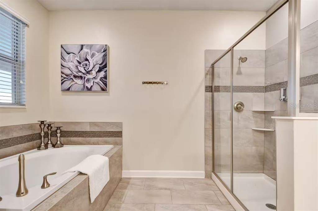 En Venta: $789,000 (8 camas, 5 baños, 3909 Pies cuadrados)