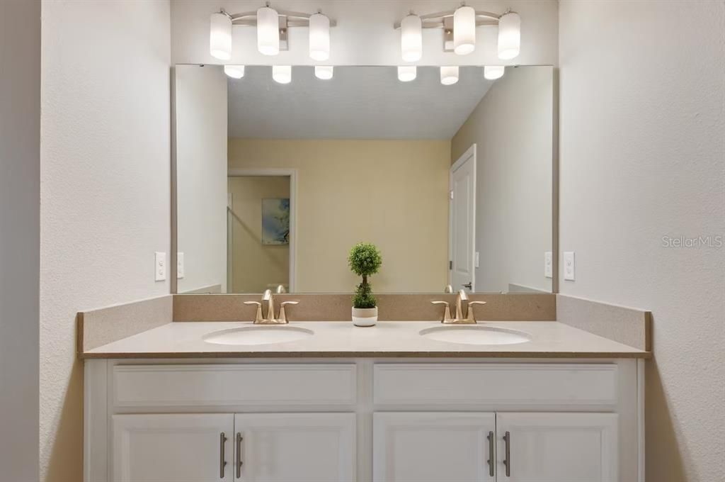 En Venta: $789,000 (8 camas, 5 baños, 3909 Pies cuadrados)